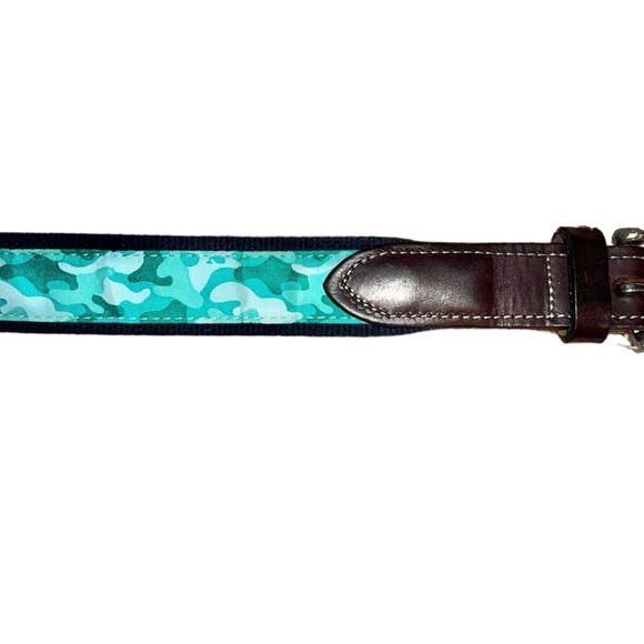 Vineyard Vines Camo Green and Navy Belt Size 30 - Picture 4 of 9